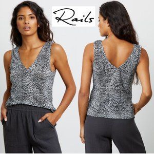 Rails The Resort Tank